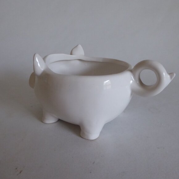NEW CREATIVE CO-OP BRAND WHITE PIG CERAMIC HANDLED BOWL DISH - Picture 5 of 12